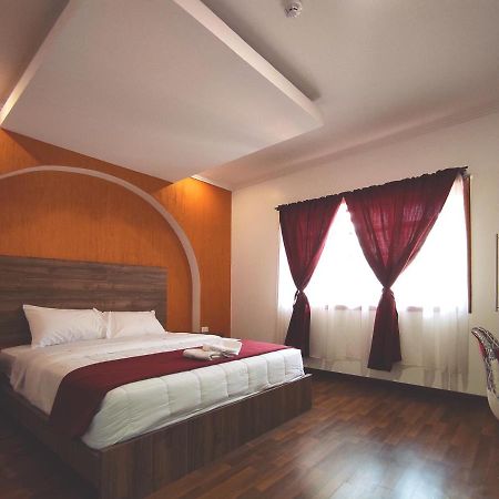 Hostal Nizza กูเอ็งกา ภายนอก รูปภาพ