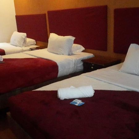 Hostal Nizza กูเอ็งกา ภายนอก รูปภาพ