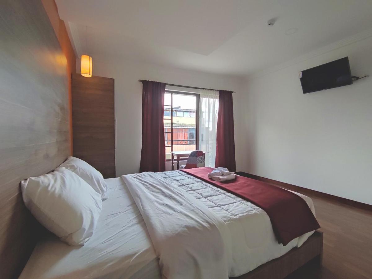 Hostal Nizza กูเอ็งกา ภายนอก รูปภาพ
