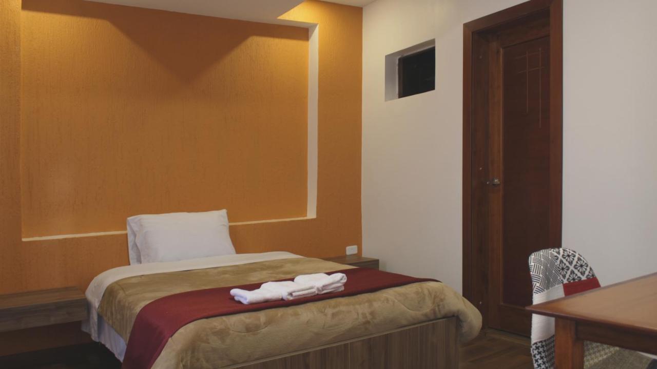 Hostal Nizza กูเอ็งกา ภายนอก รูปภาพ